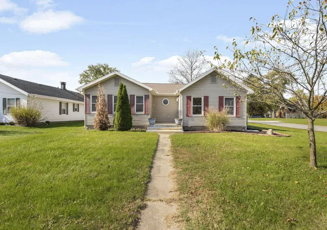 Photo 1 of Single family home for sale at 2904 S 3rd Street, Niles, MI 49120 | MLS# 69026057440 | Listing updated on 2026-10-29