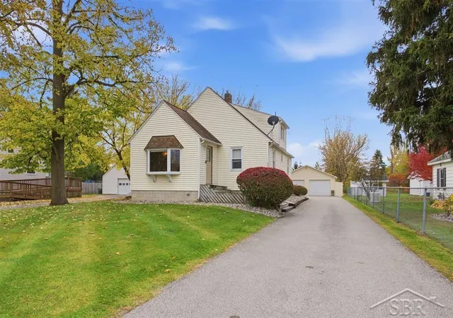 Photo 1 of Single family home for sale at 330 E Midland Rd, Auburn, MI 48611 | MLS# 61050226250 | Listing updated on 2026-10-29