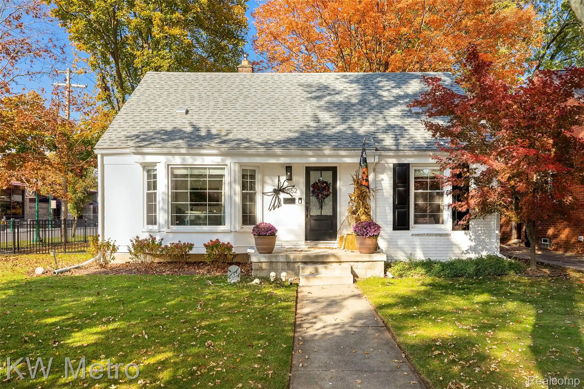 Photo 1 of Single family home for sale at 10862 Hart Ave, Huntington Woods, MI 48070 | MLS# 20261087518 | Listing updated on 2026-10-30