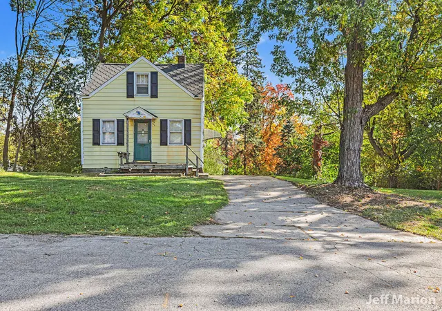 Single family home for sale at 2600 Day Ave NW, Grand Rapids, MI 49544 | MLS# 65026057454