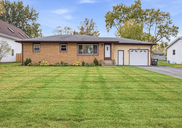 Single family home for sale at 980 Wedgewood Rd, Saint Joseph, MI 49085 | MLS# 69026057457