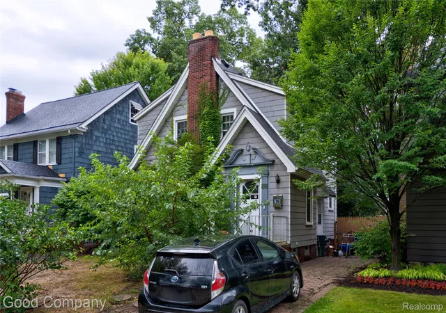 Photo 1 of Single family home for sale at 29 Hanover Rd, Pleasant Ridge, MI 48069 | MLS# 20261087533 | Listing updated on 2026-10-30