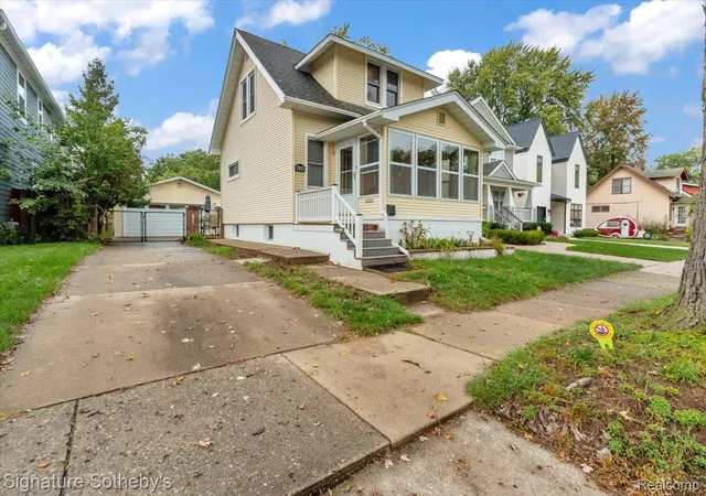 Single family home for sale at 634 S Vermont Ave, Royal Oak, MI 48067 | MLS# 20261087574