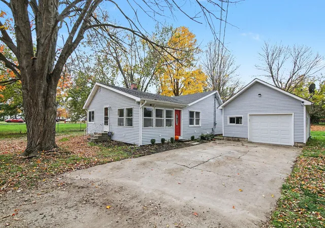 Single family home for sale at 1410 Rowena Ln, Jackson, MI 49202 | MLS# 81026057490