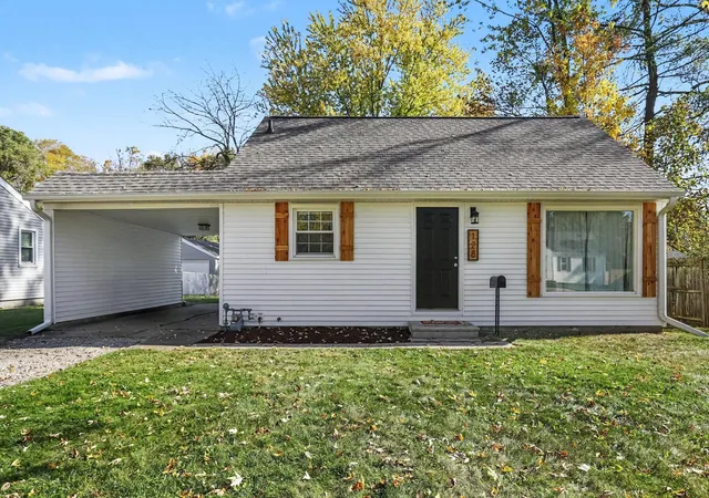 Single family home for sale at 128 N 28th Street, Battle Creek, MI 49015 | MLS# 69026057495