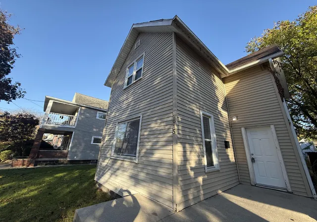 Photo 1 of Single family home for sale at 1015 Dayton St Sw, Grand Rapids, MI 49504 | MLS# 65026057502 | Listing updated on 2026-10-29