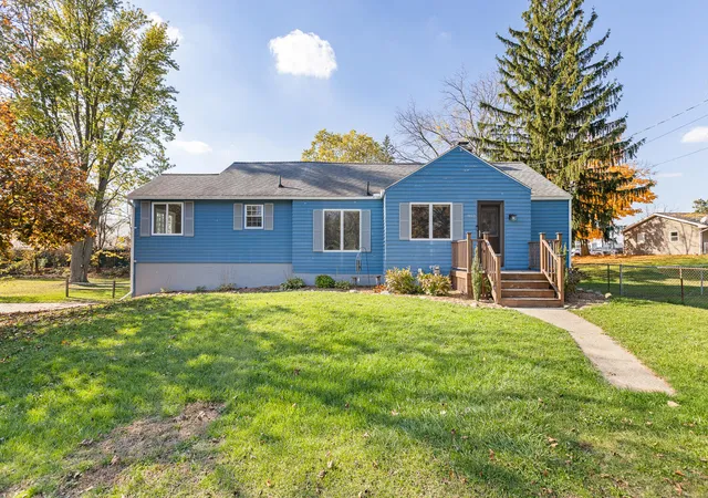 Single family home for sale at 852 Brentwood Rd, Jackson, MI 49202 | MLS# 81026057500
