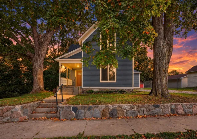 Photo 1 of Single family home for sale at 323 E Main St, Maple Rapids, MI 48853 | MLS# 72026057497 | Listing updated on 2026-10-29
