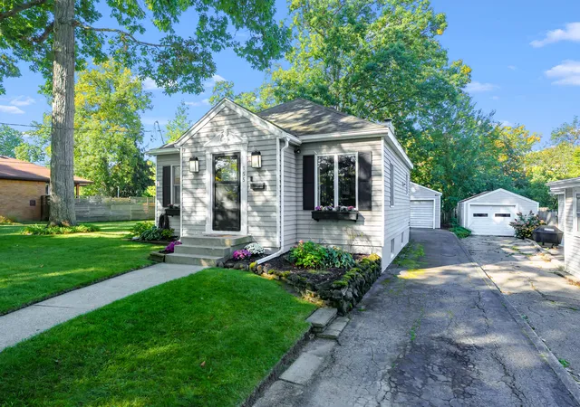 Photo 1 of Single family home for sale at 155 Holmdene Blvd Ne, Grand Rapids, MI 49503 | MLS# 66026057508 | Listing updated on 2026-10-29
