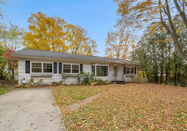 Photo 1 of Single family home for sale at 214 Fulton St, Traverse City, MI 49684 | MLS# 78080074964 | Listing updated on 2026-10-29
