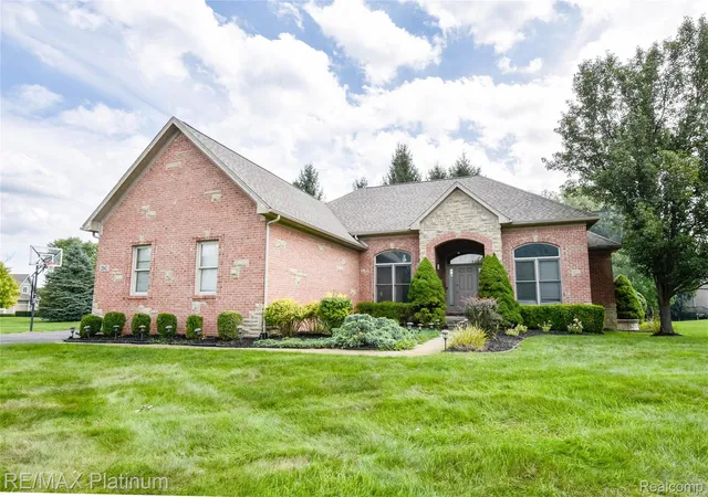 Photo 1 of Single family home for sale at 2940 Dana Pointe Dr, Pinckney, MI 48169 | MLS# 20261087628 | Listing updated on 2026-10-29