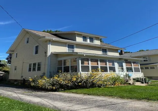 Single family home for sale at 158 W Mansion St, Jackson, MI 49203 | MLS# 81026057536
