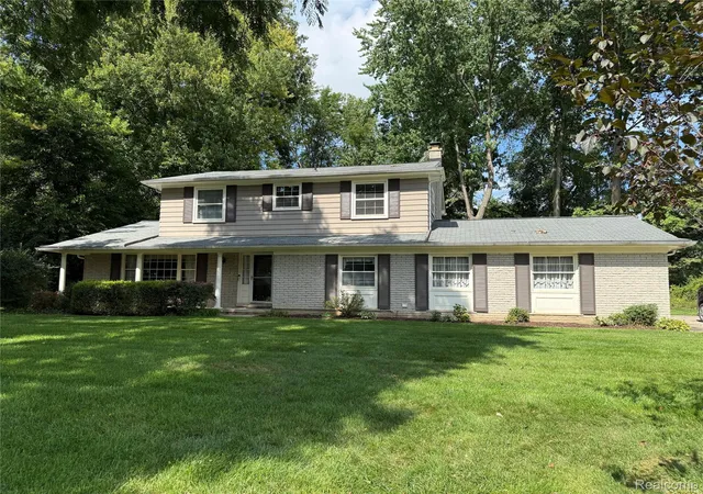 Photo 1 of Single family home for sale at 353 Broadleaf Dr, Rochester, MI 48306 | MLS# 20261087647 | Listing updated on 2026-10-29