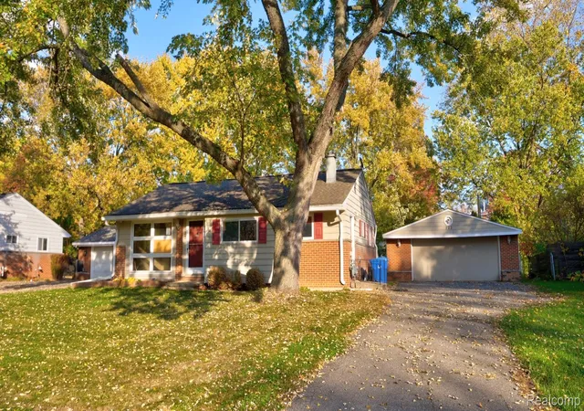 Single family home for sale at 722 Sheryl Dr, Waterford, MI 48328 | MLS# 20261087645