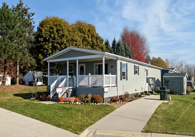 Single family home for sale at 11015 Quail Run Ct, South Lyon, MI 48178 | MLS# 20261087648