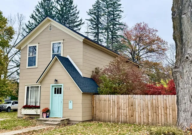 Single family home for sale at 421 Green St, Big Rapids, MI 49307 | MLS# 72026057547
