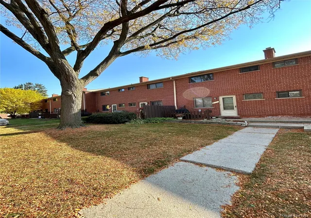 Listing Photo 1 - Condo for sale in building located at 29130 Tessmer Ct, Madison Heights, MI 48071 - Unit #37