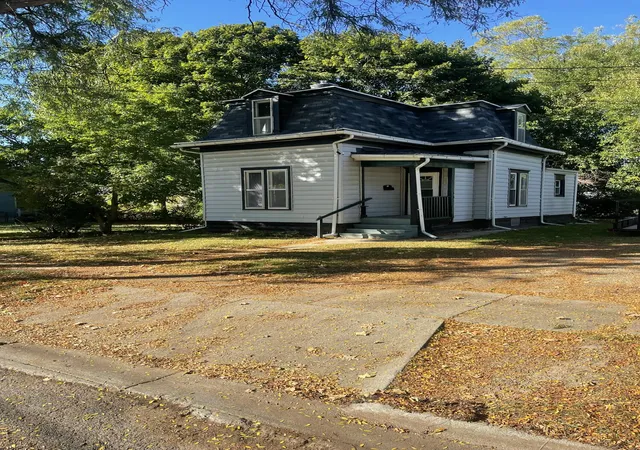 Single family home for sale at 1034 Williams St, Jackson, MI 49203 | MLS# 55026057570
