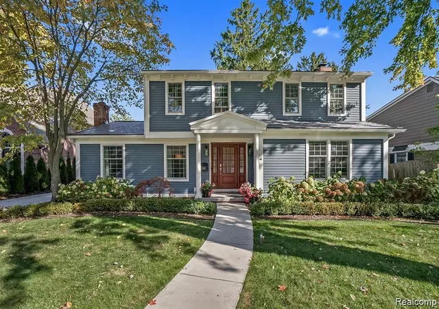 Photo 1 of Sale Pending at 640 Chesterfield Ave, Birmingham, MI 48009 | MLS# 20261087700 | Listing updated on 2026-10-29