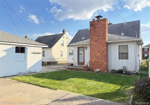 Photo 4 of Single family home for sale at 15254 Colson St, Dearborn, MI 48126 | MLS# 20261087714 | Listing updated on 2026-10-30