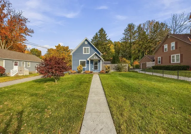 Photo 1 of Single family home for sale at 901 Superior St, South Haven, MI 49090 | MLS# 69026057614 | Listing updated on 2026-10-29