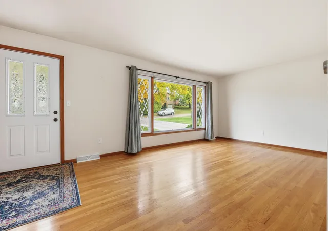 Photo 2 of Single family home for sale at 8007 Emberly Dr, Jenison, MI 49428 | MLS# 65026057620 | Listing updated on 2026-10-30