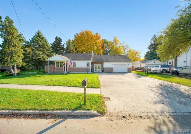 Photo 2 of Single family home for sale at 550 E Locust St, Morenci, MI 49256 | MLS# 56050226342 | Listing updated on 2026-10-30
