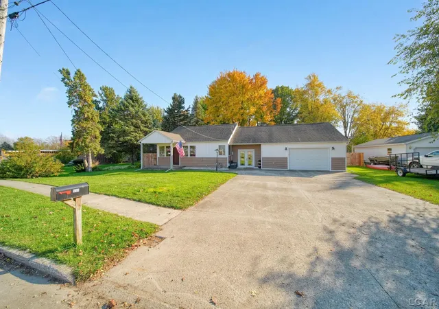 Photo 3 of Single family home for sale at 550 E Locust St, Morenci, MI 49256 | MLS# 56050226342 | Listing updated on 2026-10-30