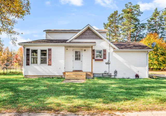 Photo 1 of Single family home for sale at 389 N Perry St, Barryton, MI 49305 | MLS# 65026057645 | Listing updated on 2026-10-30