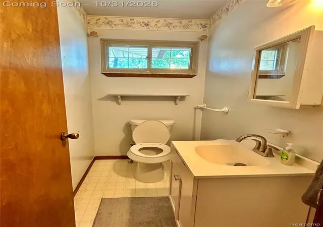 Photo 2 of Single family home for sale at 4146 Connie Dr, Sterling Heights, MI 48310 | MLS# 20261087790 | Listing updated on 2026-10-31