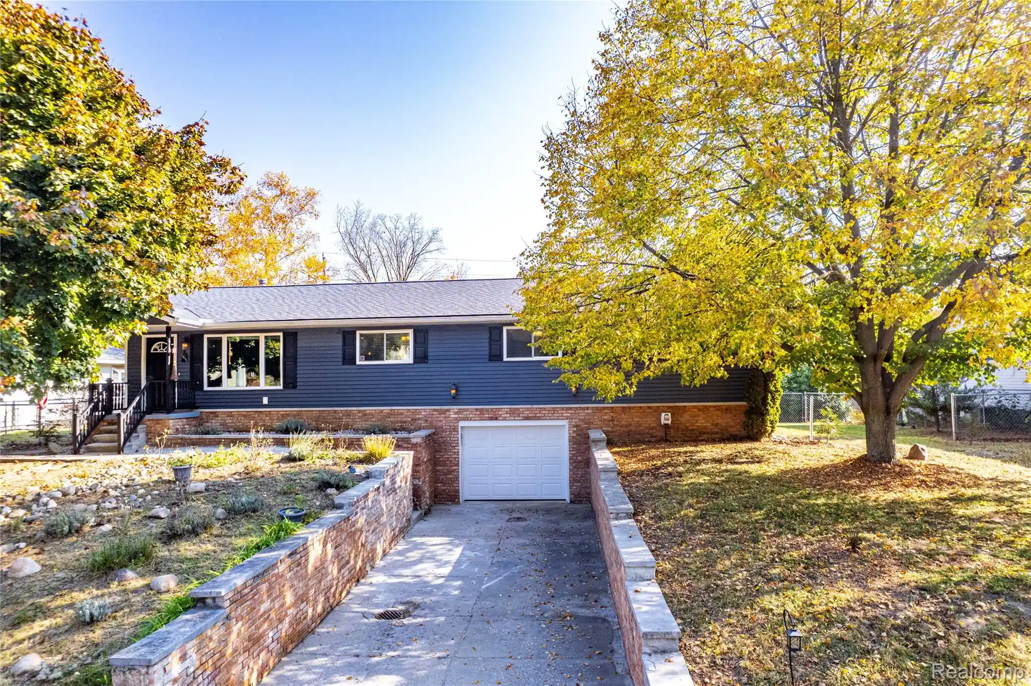 Photo 1 of Single family home for sale at 1815 Manorhaven St, Brandon Charter Township Oakland, MI 48462 | MLS# 20261087800 | Listing updated on 2026-10-30