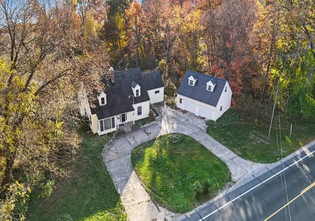 Photo 2 of Single family home for sale at 3455 Memorial Dr, Laketon Township Muskegon, MI 49445 | MLS# 71026057653 | Listing updated on 2026-10-30