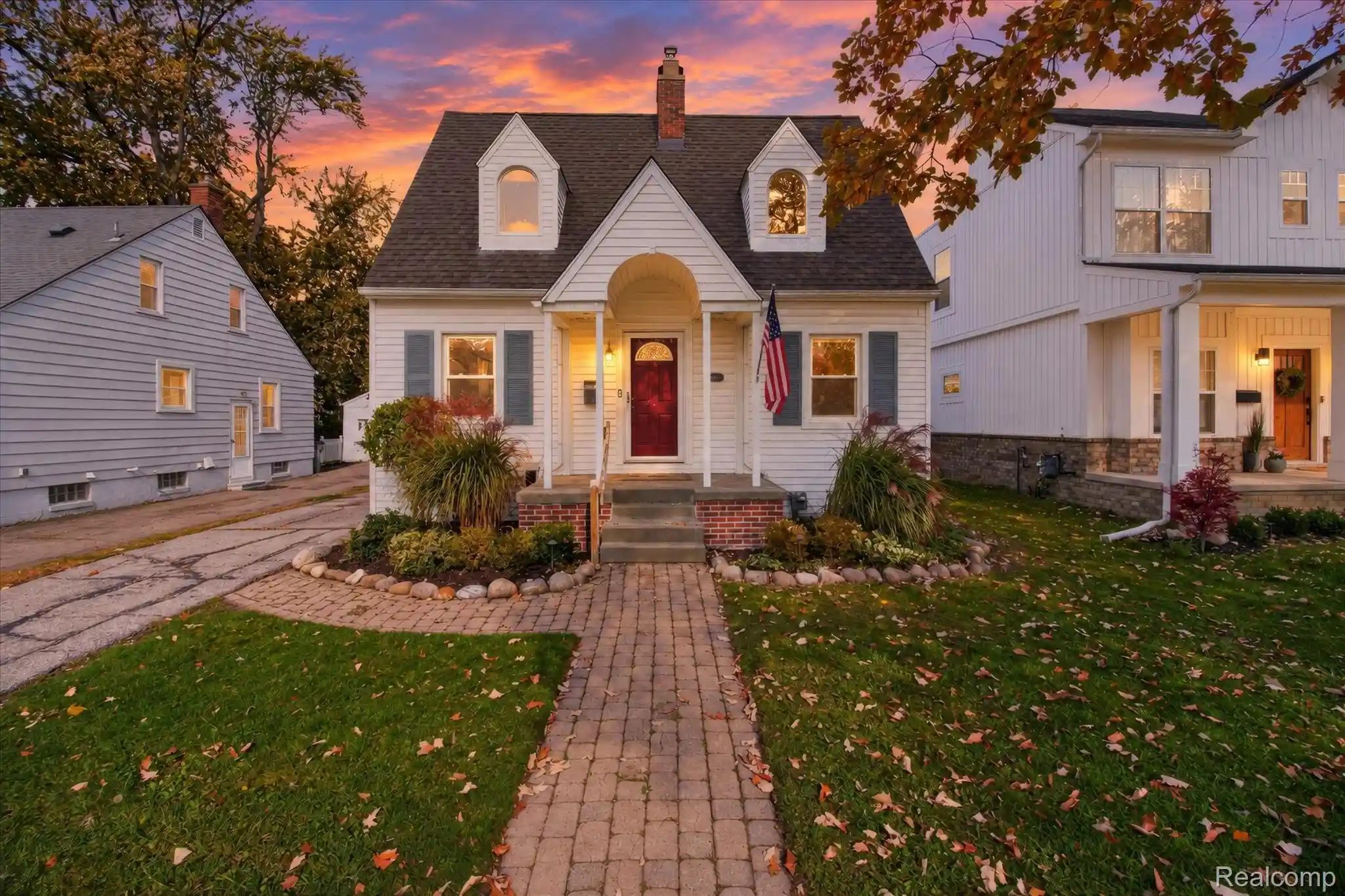 Photo 1 of Single family home for sale at 948 Columbia Rd, Berkley City Oakland, MI 48072 | MLS# 20261087810 | Listing updated on 2026-10-30