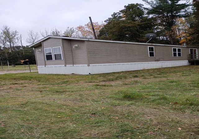 Photo 4 of Single family home for sale at 15275 Meyers Lake NE Rd, Nelson Township Kent, MI 49319 | MLS# 60050226348 | Listing updated on 2026-10-30