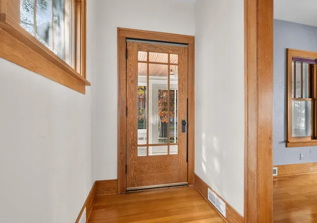 Photo 4 of Single family home for sale at 416 Edgemoor Ave, Kalamazoo City Kalamazoo, MI 49001 | MLS# 66026057664 | Listing updated on 2026-10-30