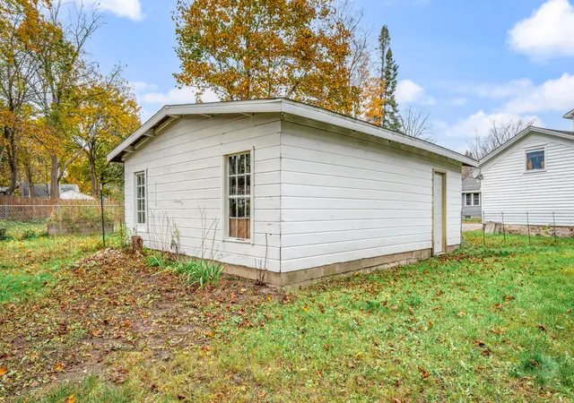 Photo 3 of Single family home for sale at 409 Rust Ave, Big Rapids, MI 49307 | MLS# 72026057671 | Listing updated on 2026-10-30