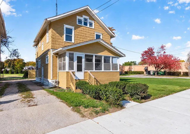 Photo 1 of Single family home for sale at 2002 Martin Luther King Junior Dr, Jackson City Jackson, MI 49203 | MLS# 55026057675 | Listing updated on 2026-10-30