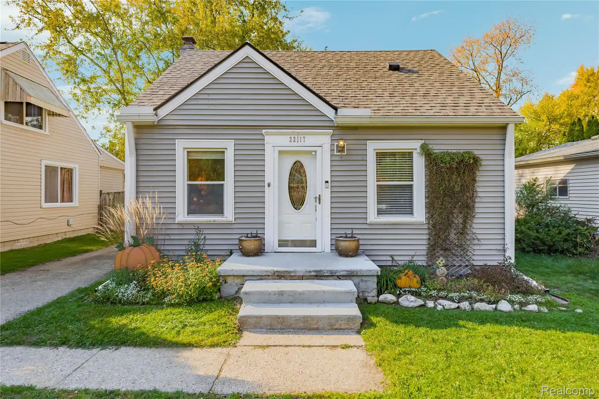 Photo 1 of Single family home for sale at 22117 Poinciana St, Southfield City Oakland, MI 48033 | MLS# 20261087823 | Listing updated on 2026-10-31
