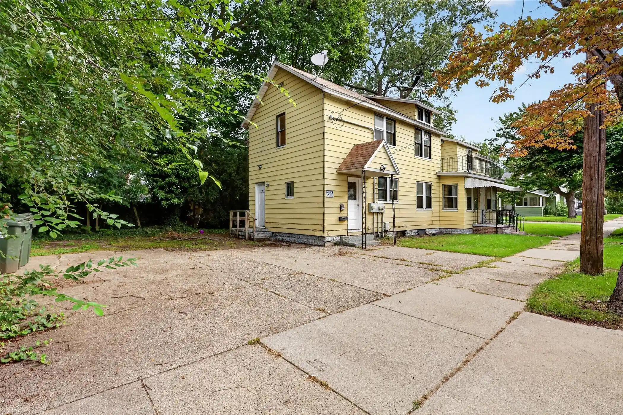 Photo 1 of Multi family home for sale at 190 W Dale Ave, Muskegon, MI 49441 | MLS# 65026057683 | Listing updated on 2026-10-30