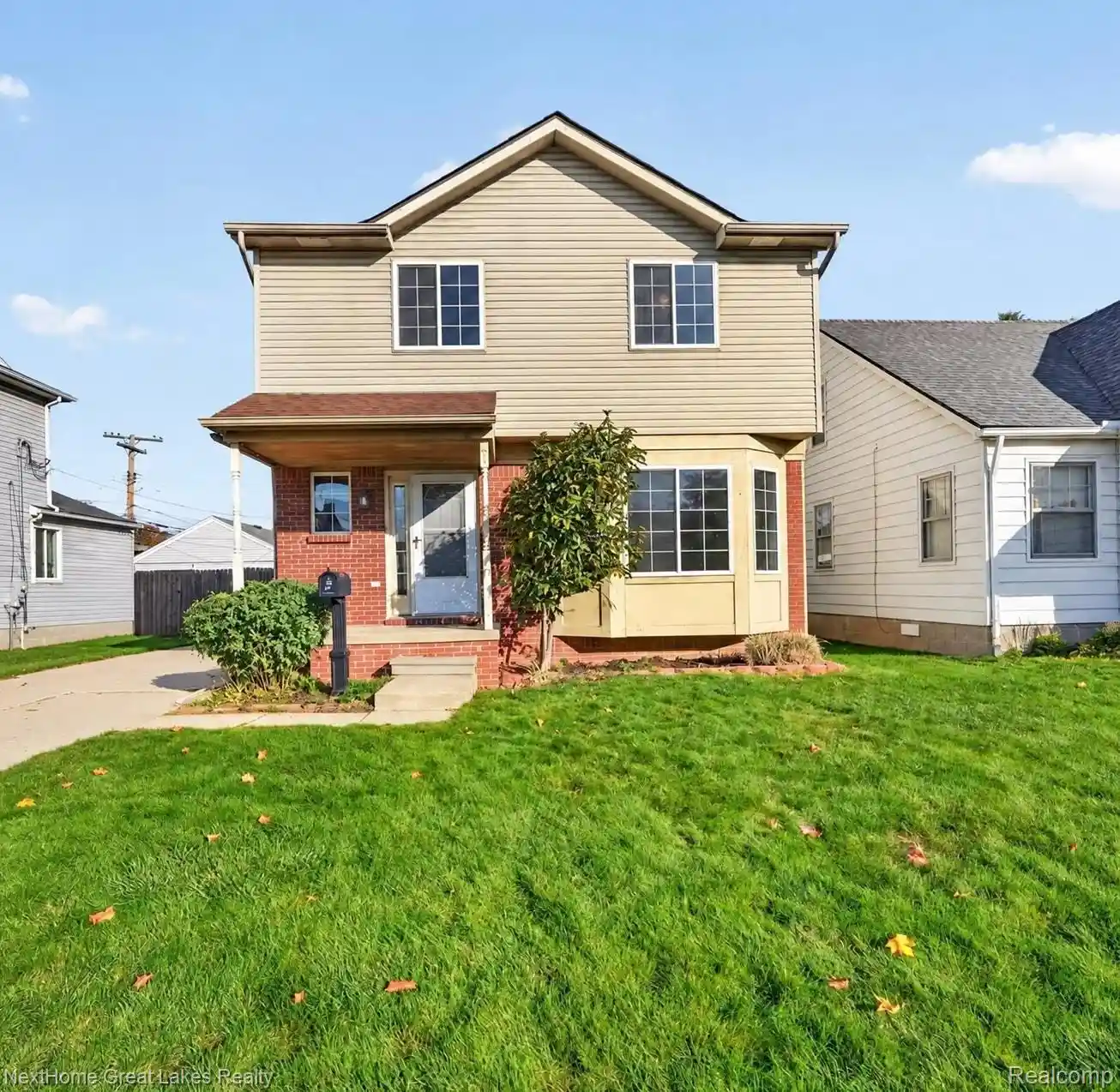 Photo 1 of Single family home for sale at 41 E Evelyn Ave, Hazel Park City Oakland, MI 48030 | MLS# 20261087852 | Listing updated on 2026-10-31