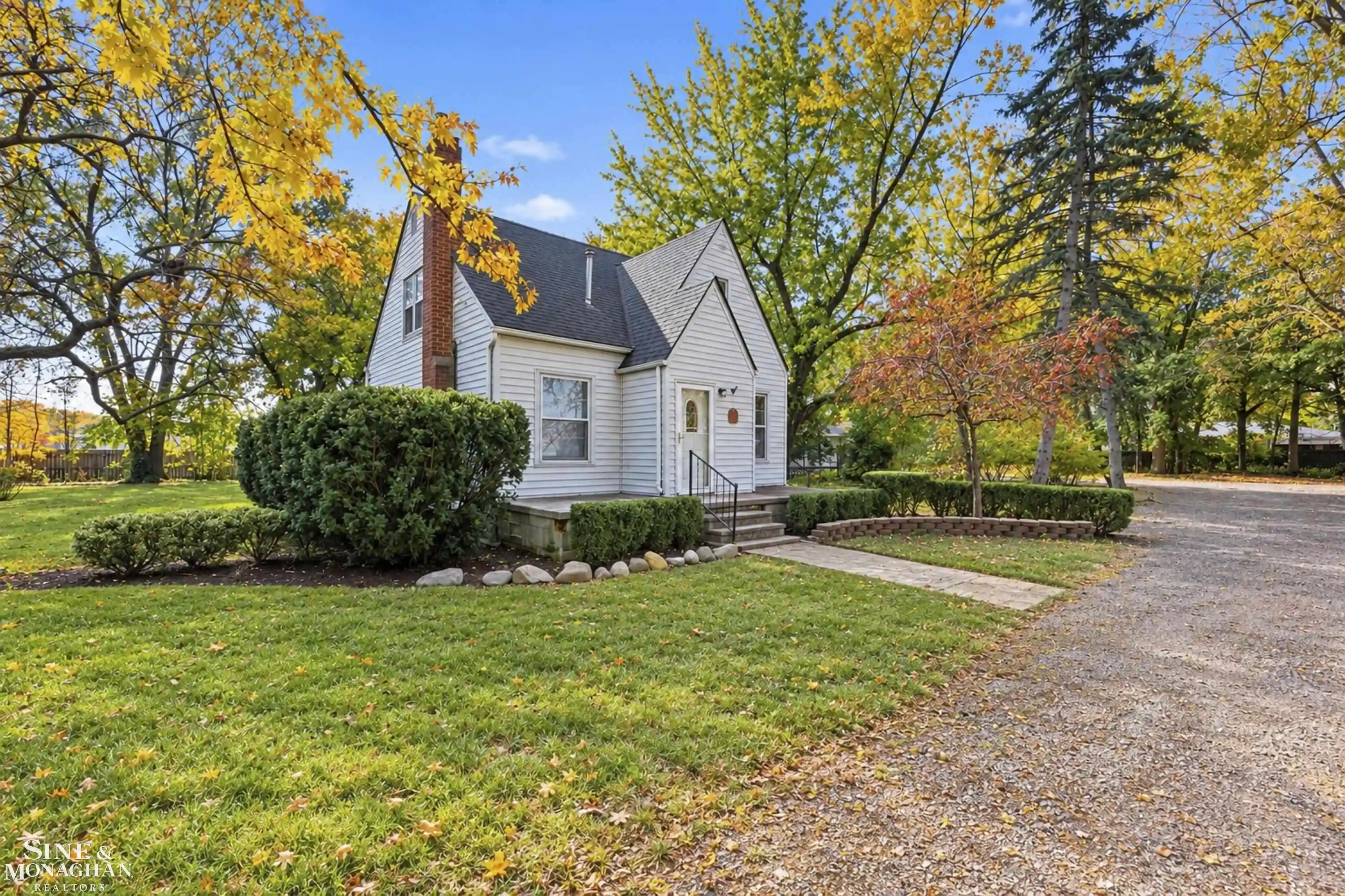 Photo 1 of Single family home for sale at 15850 Martin Rd, Roseville City Macomb, MI 48066 | MLS# 58050226382 | Listing updated on 2026-10-31