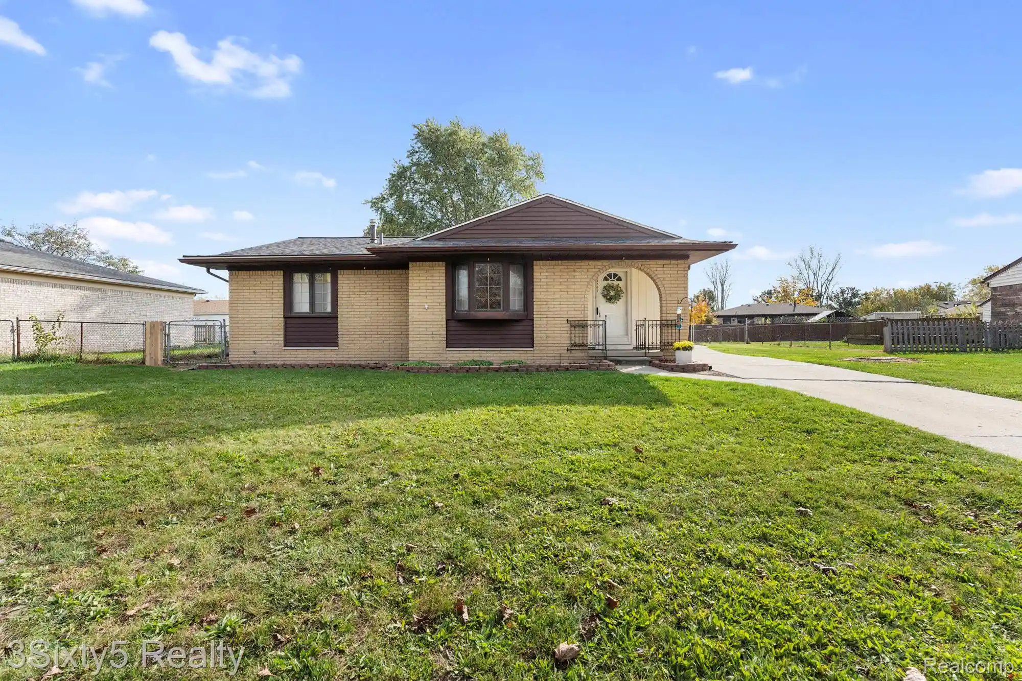 Photo 1 of Single family home for sale at 23761 Trl Ridge Dr, Brownstown Charter Township Wayne, MI 48174 | MLS# 20261087892 | Listing updated on 2026-10-30