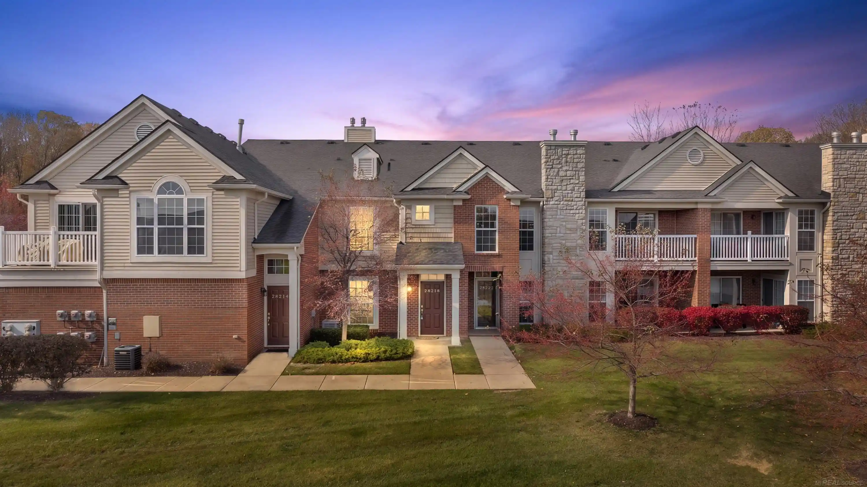 Photo 1 of Single family home for sale at 28218 Oakmonte Cir, New Hudson, MI 48165 | MLS# 58050226386 | Listing updated on 2026-10-30