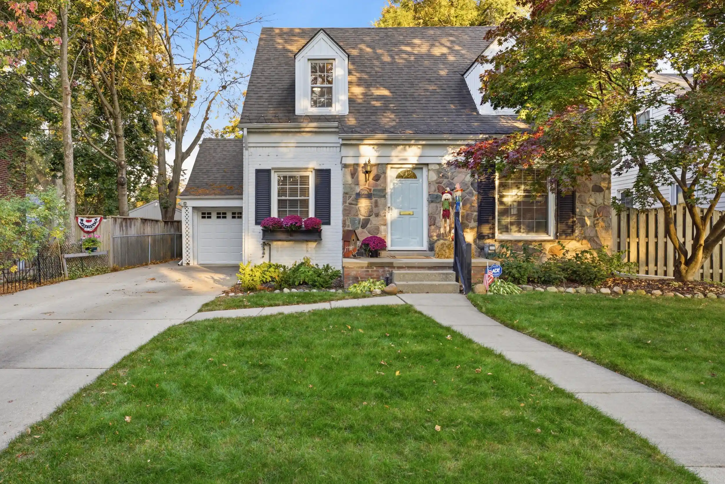 Single family home for sale at 2406 Elmhurst Ave, RoyalOakCity_Oakland, MI 48073 | MLS# 81026057731