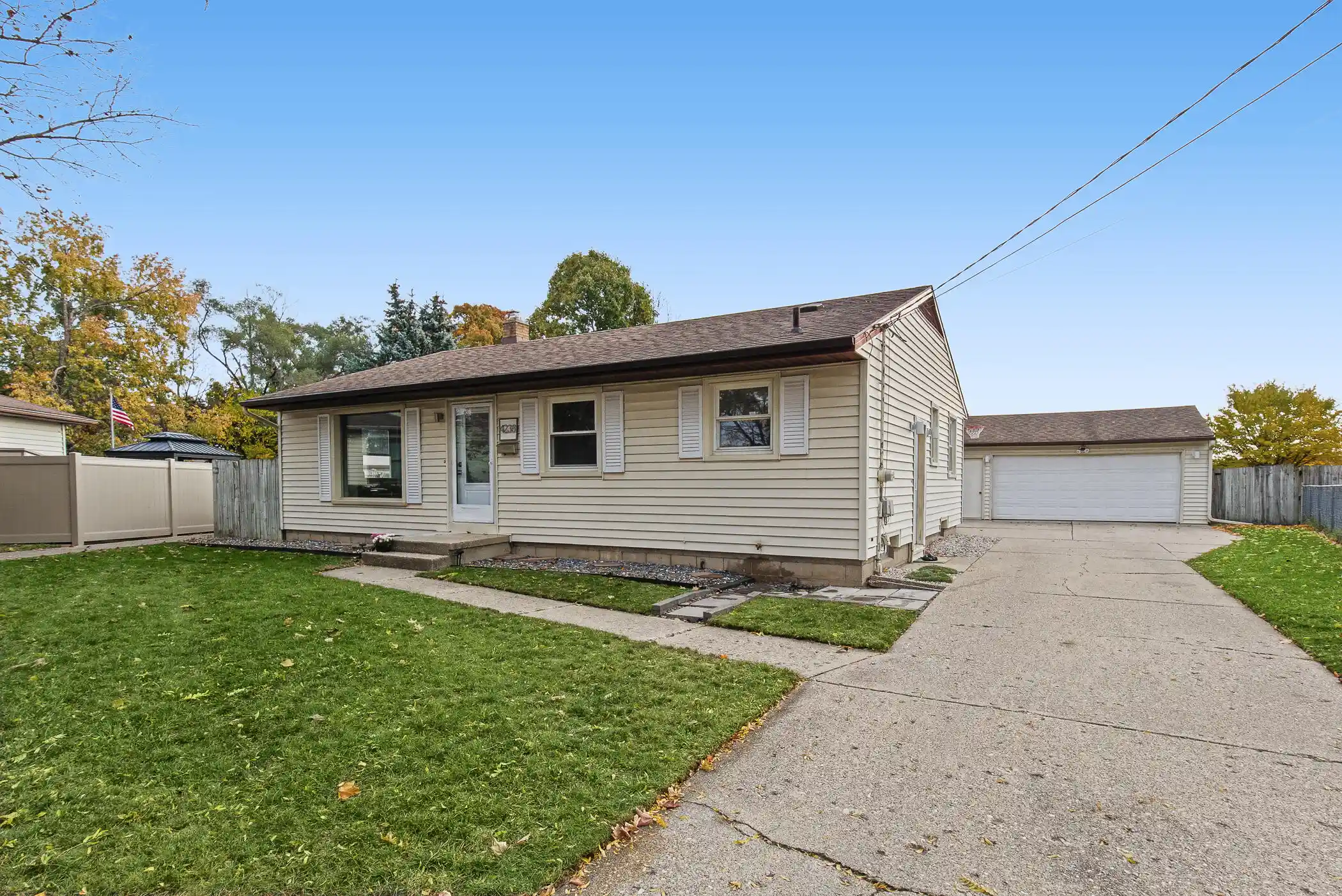 Photo 1 of Single family home for sale at 4238 Dunbar Ave Sw, Wyoming, MI 49509 | MLS# 65026057747 | Listing updated on 2026-10-30