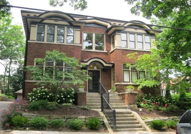 Condominium at 17 Union Ave Se, Grand Rapids, MI 49503 | MLS# 65014035828 | | Sold on 2015-06-19