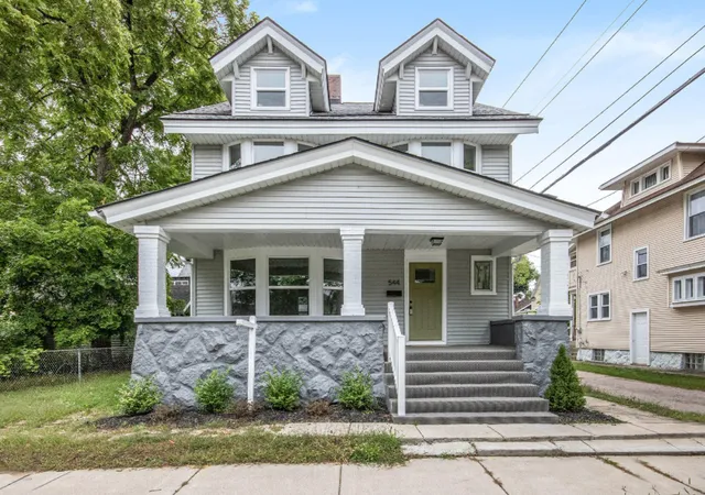Single Family Residence at 544 Giddings Ave SE, Grand Rapids, MI 49506 | MLS# 65019044090 | | Sold on 2019-12-13