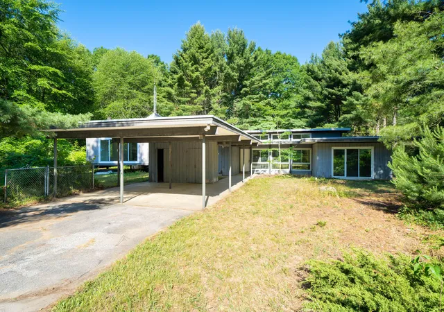 Single Family Residence at 18830 77Th St, South Haven, MI 49090 | MLS# 65021023420 |  | Sold on 2021-09-09