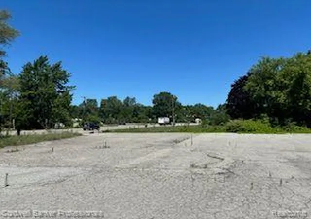 3rd image of 7585 Belleville Rd, Van Buren Township, MI 48111 | MLS# 2210013487