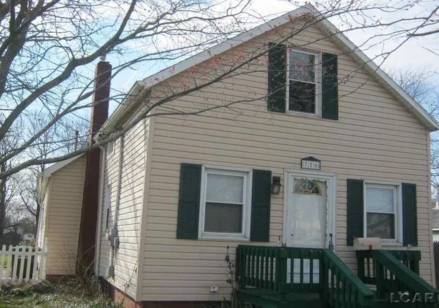Single Family Residence at 716 Division St, Adrian, MI 49221 | MLS# 56031284248 | | Sold on 2016-05-31